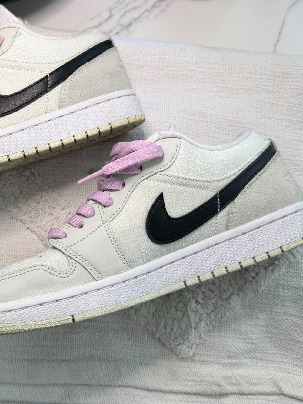 Air Jordan 1 Low SE "Barely Green"